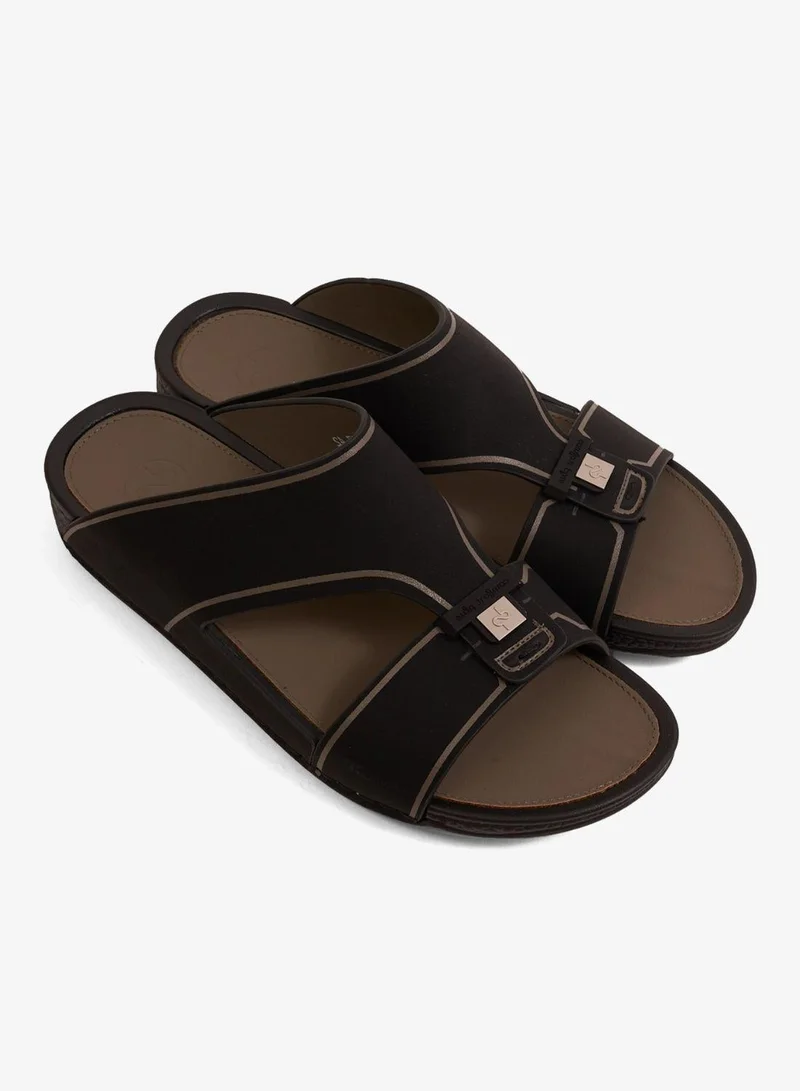 كومفورت بلس صنادل مريحة بلس إكويليبريوم ووك باللون الأسود